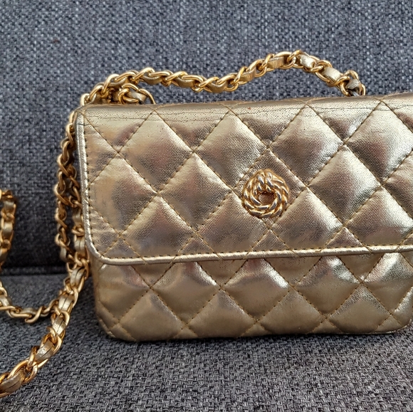 Vintage gold purse with long strap - Picture 15 of 16